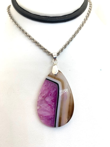 Beautiful Agate Pendant with Pink Crystals